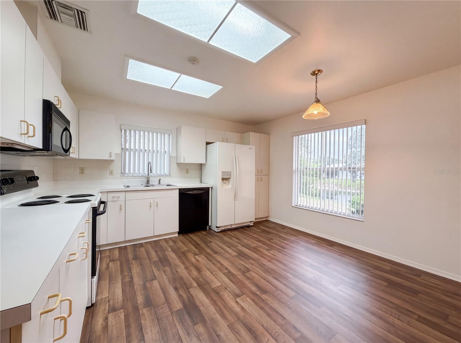 BRADEN RIVER LAKES - Residential