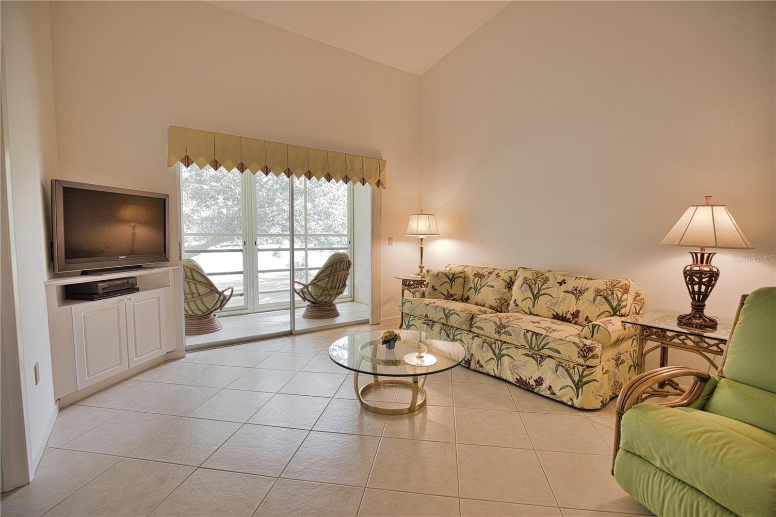 CAPRI WEST - Residential Lease