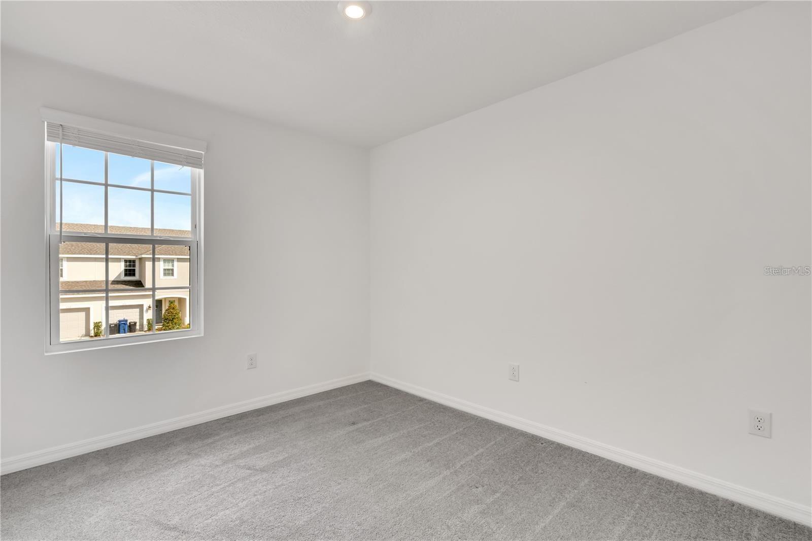 ARTISAN LAKES PRCL J PH I & II - Residential Lease