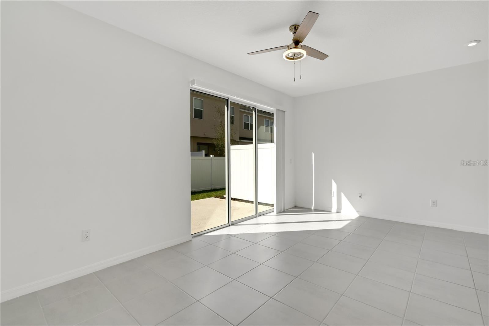 ARTISAN LAKES PRCL J PH I & II - Residential Lease