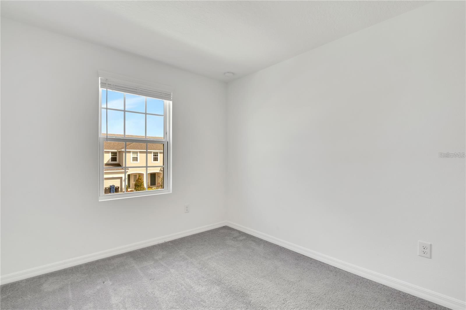 ARTISAN LAKES PRCL J PH I & II - Residential Lease