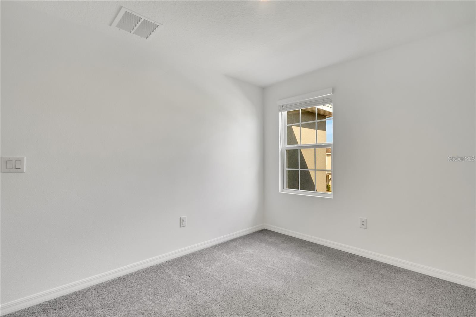 ARTISAN LAKES PRCL J PH I & II - Residential Lease