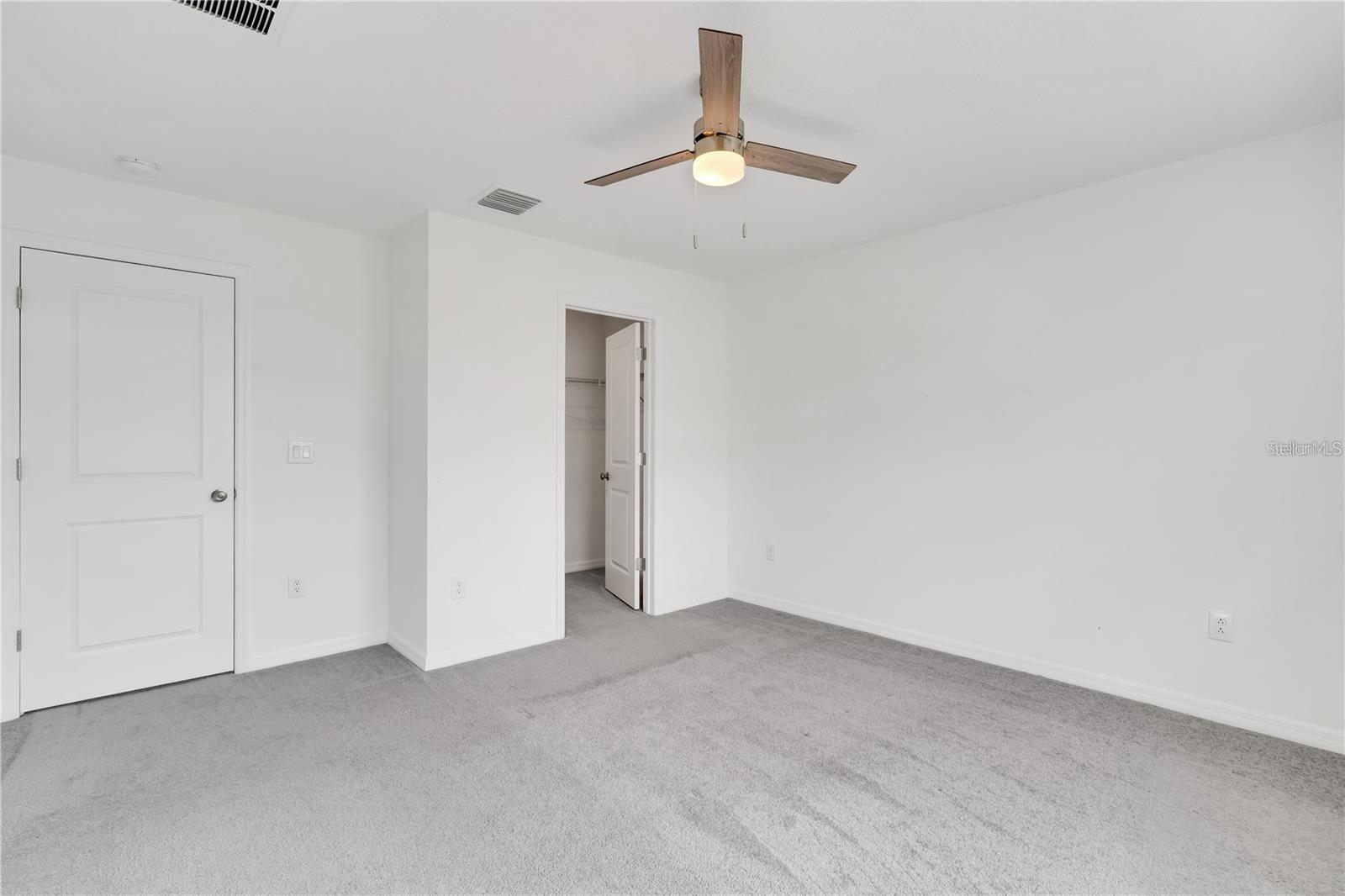 ARTISAN LAKES PRCL J PH I & II - Residential Lease