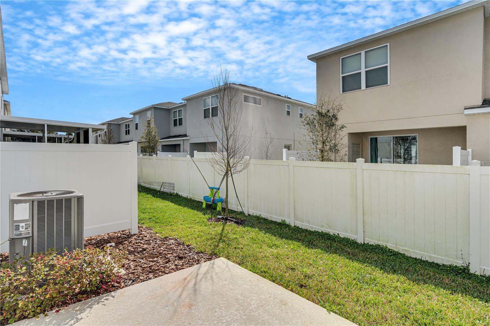 ARTISAN LAKES PRCL J PH I & II - Residential Lease