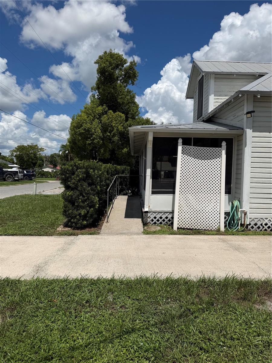 146 N HERNANDO AVENUE