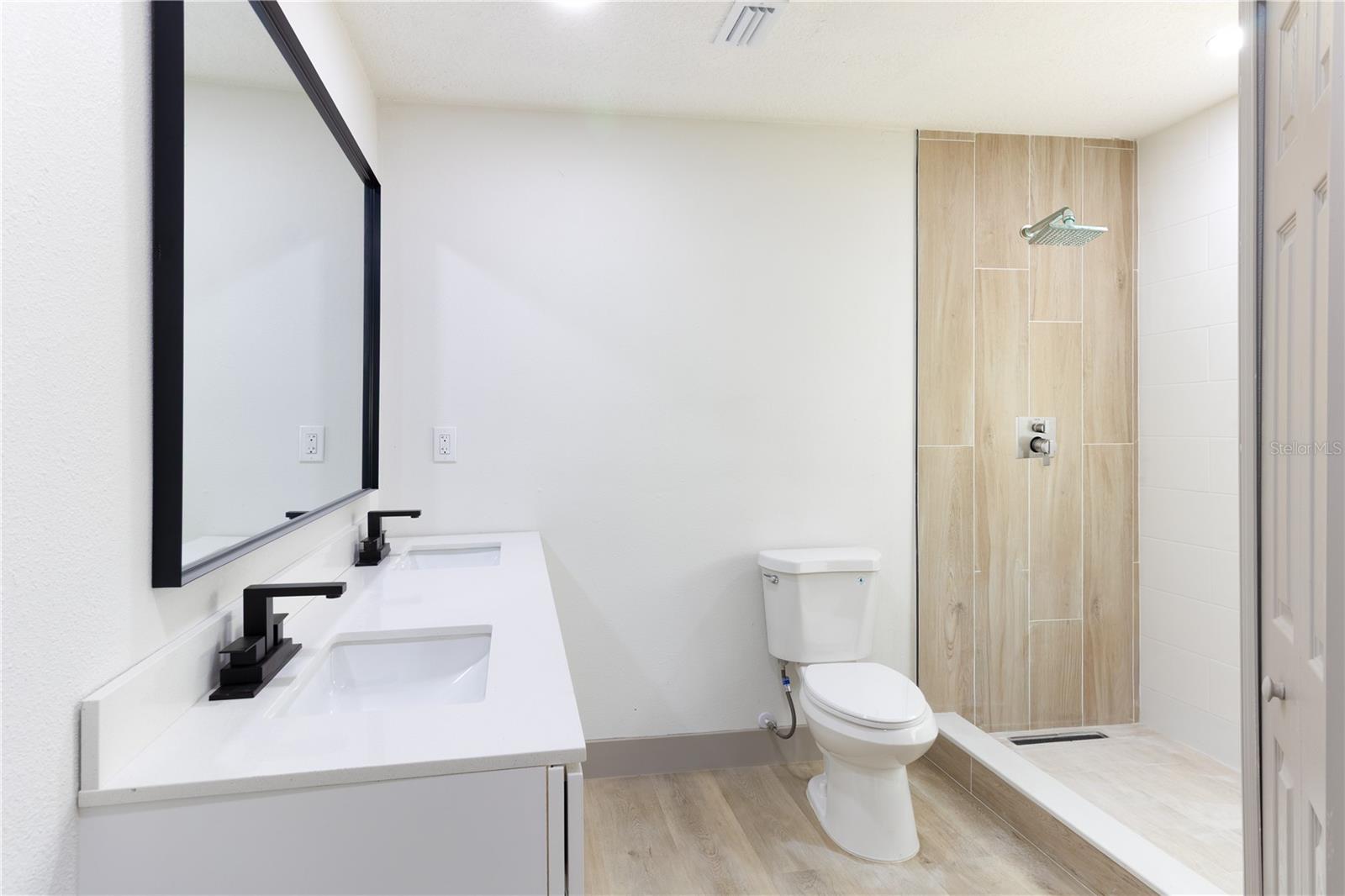 ANDERSONS MINERAL WATER COURT - Residential