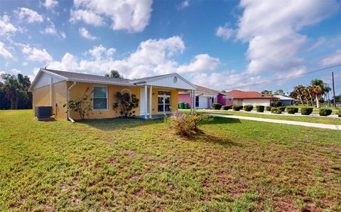 A home in PORT CHARLOTTE