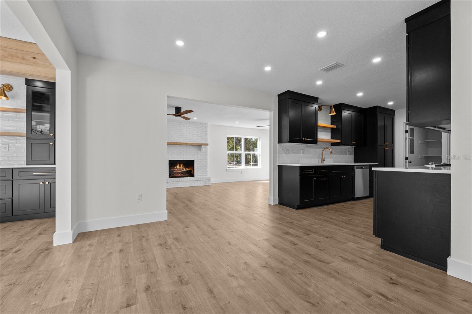 CLUB VIEW PARK SUB - Residential