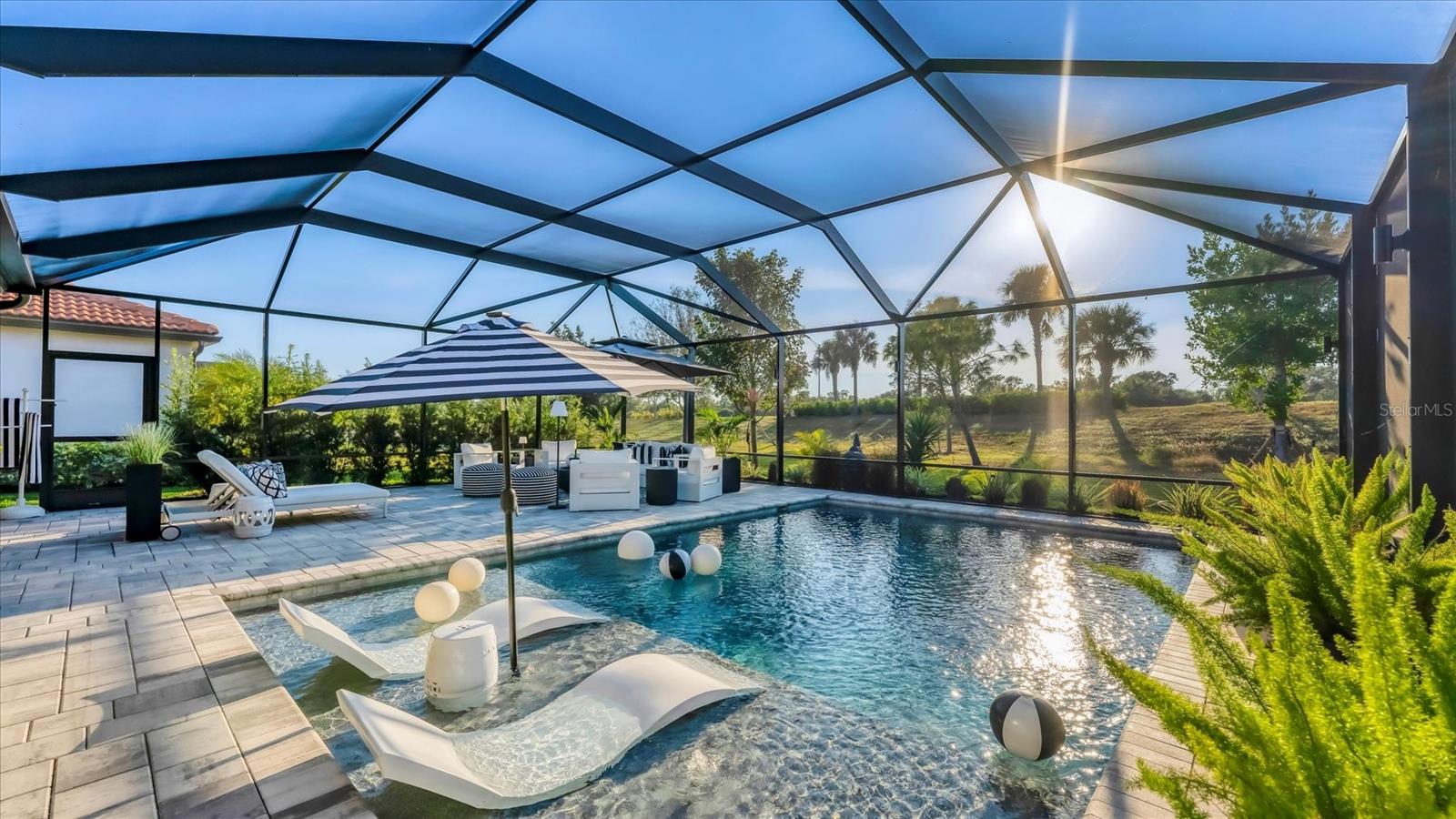 SARASOTA NATIONAL - Residential