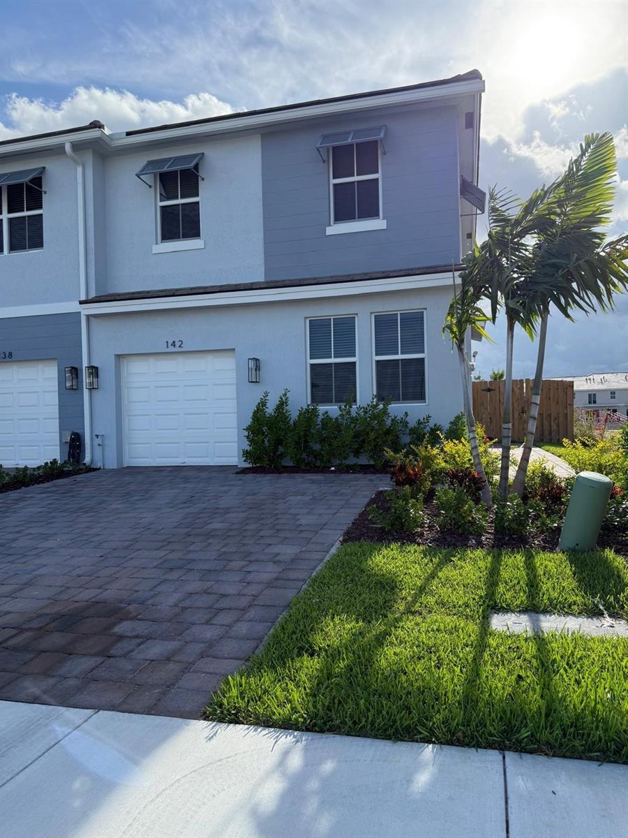 Photo of 142 NE 14th Terrace, Homestead, FL 33033 (MLS # S5154337)