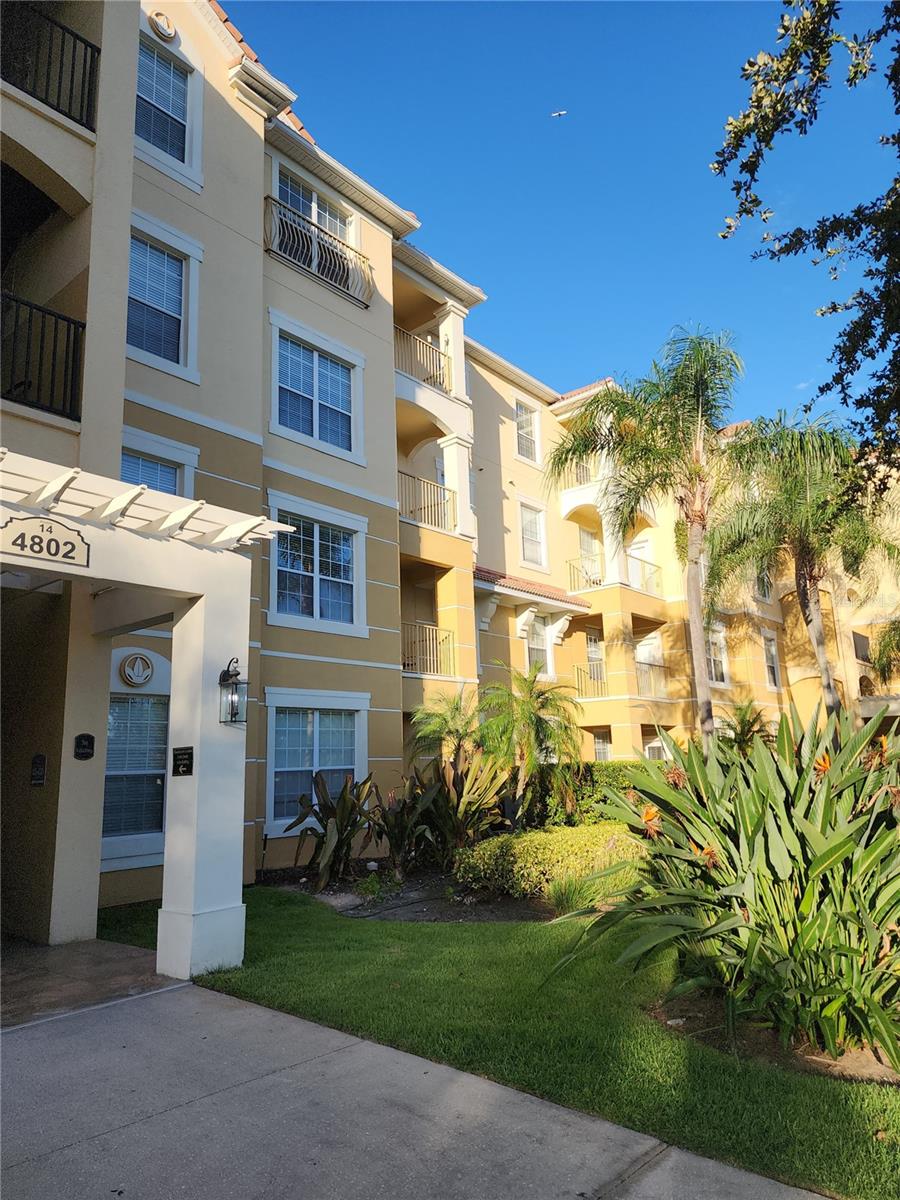 4802 CAYVIEW AVENUE 102