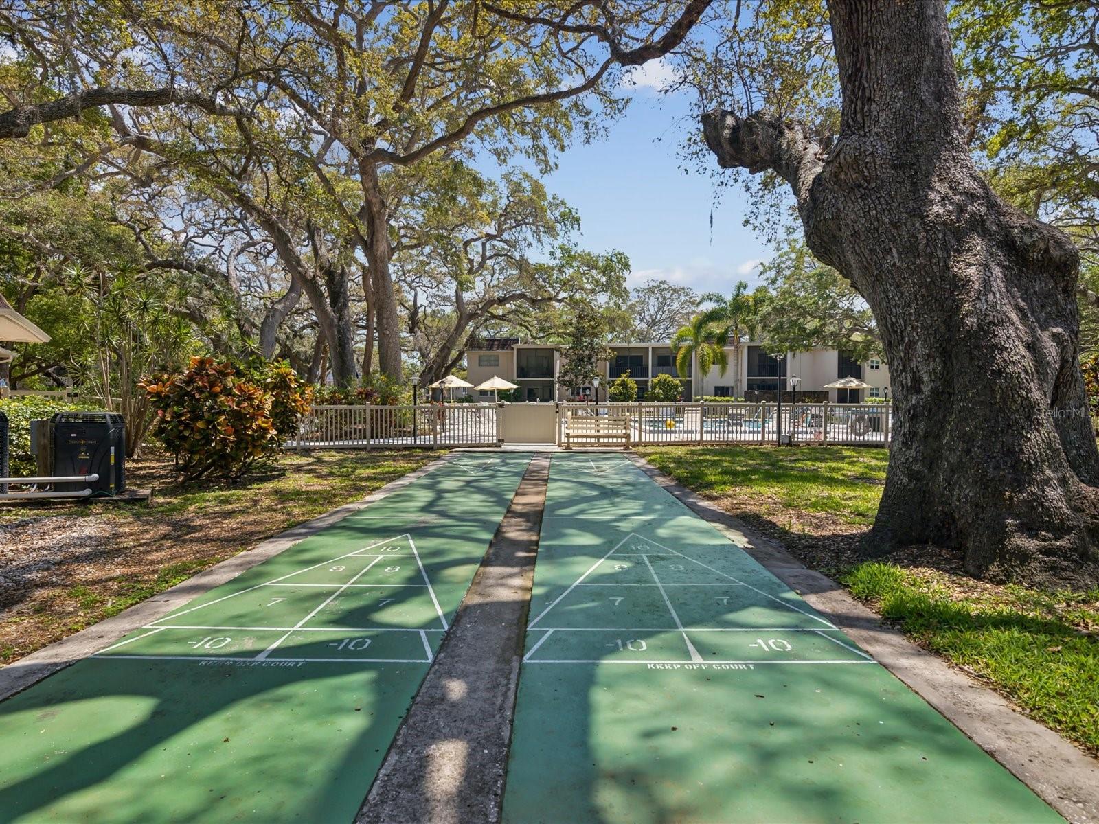 PATRICIAN OAKS - Residential