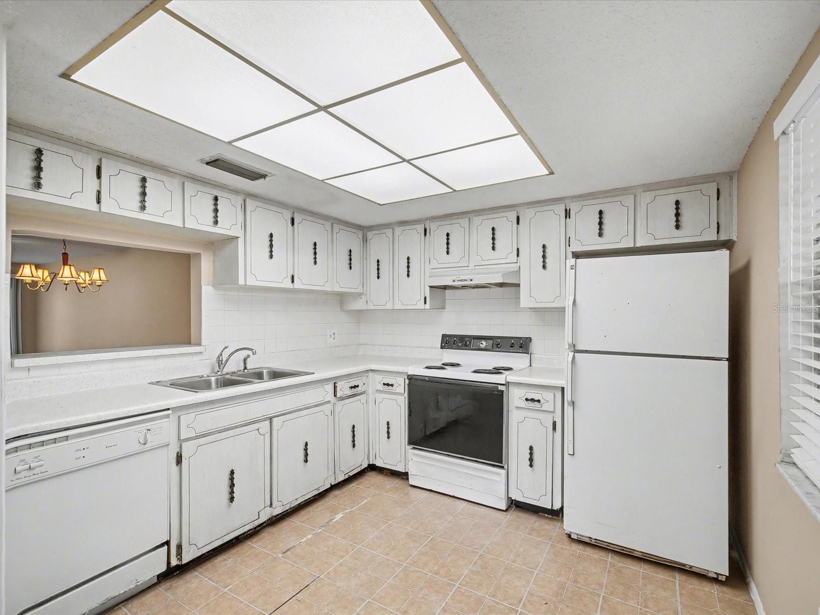 PATRICIAN OAKS - Residential