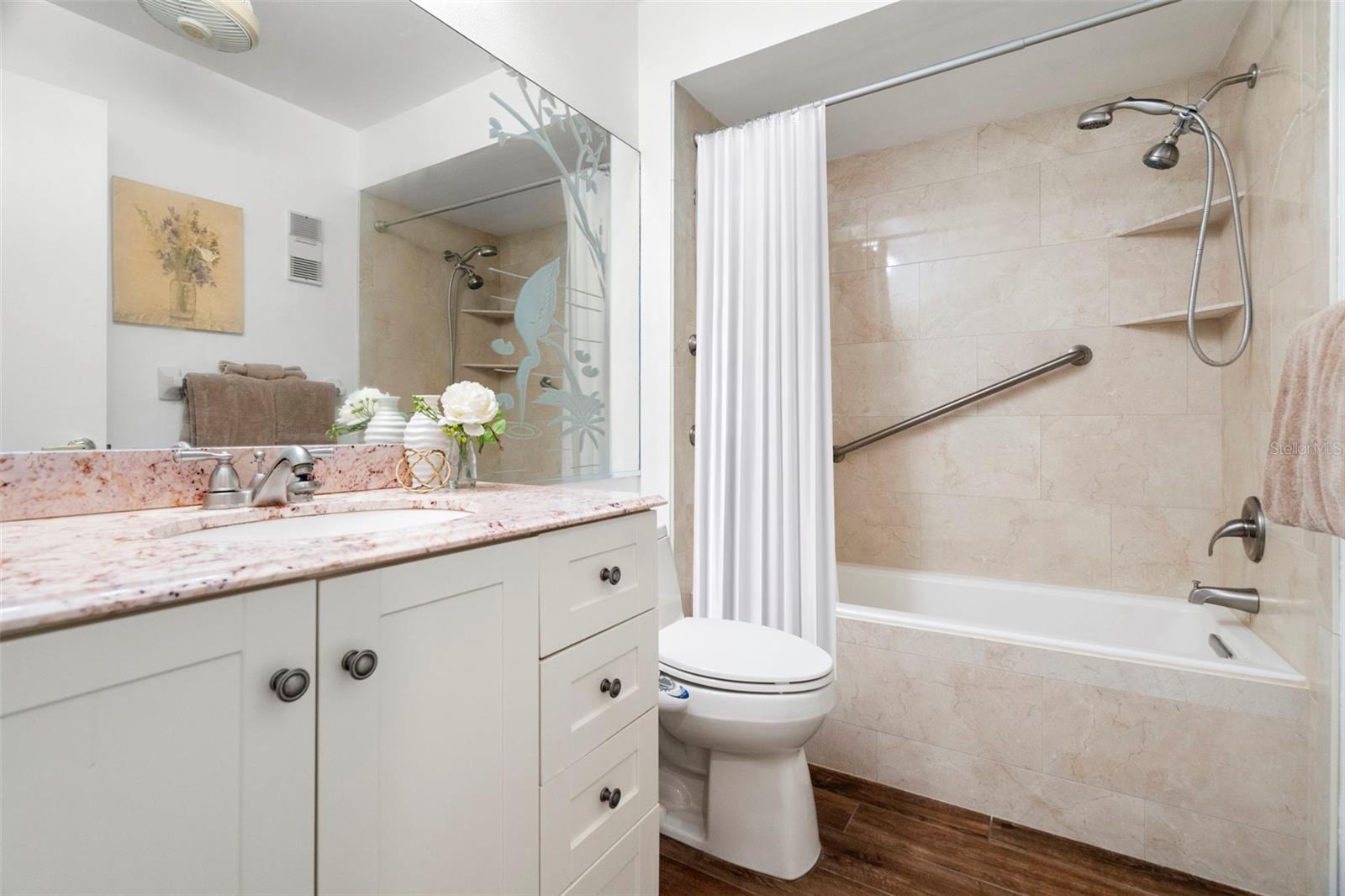 BAY OAKS CONDO - Residential