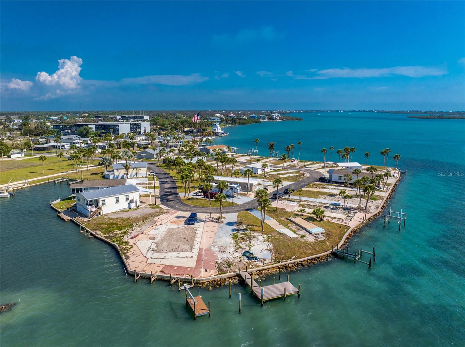 PARK POINTE MOB HME VLGE - Land