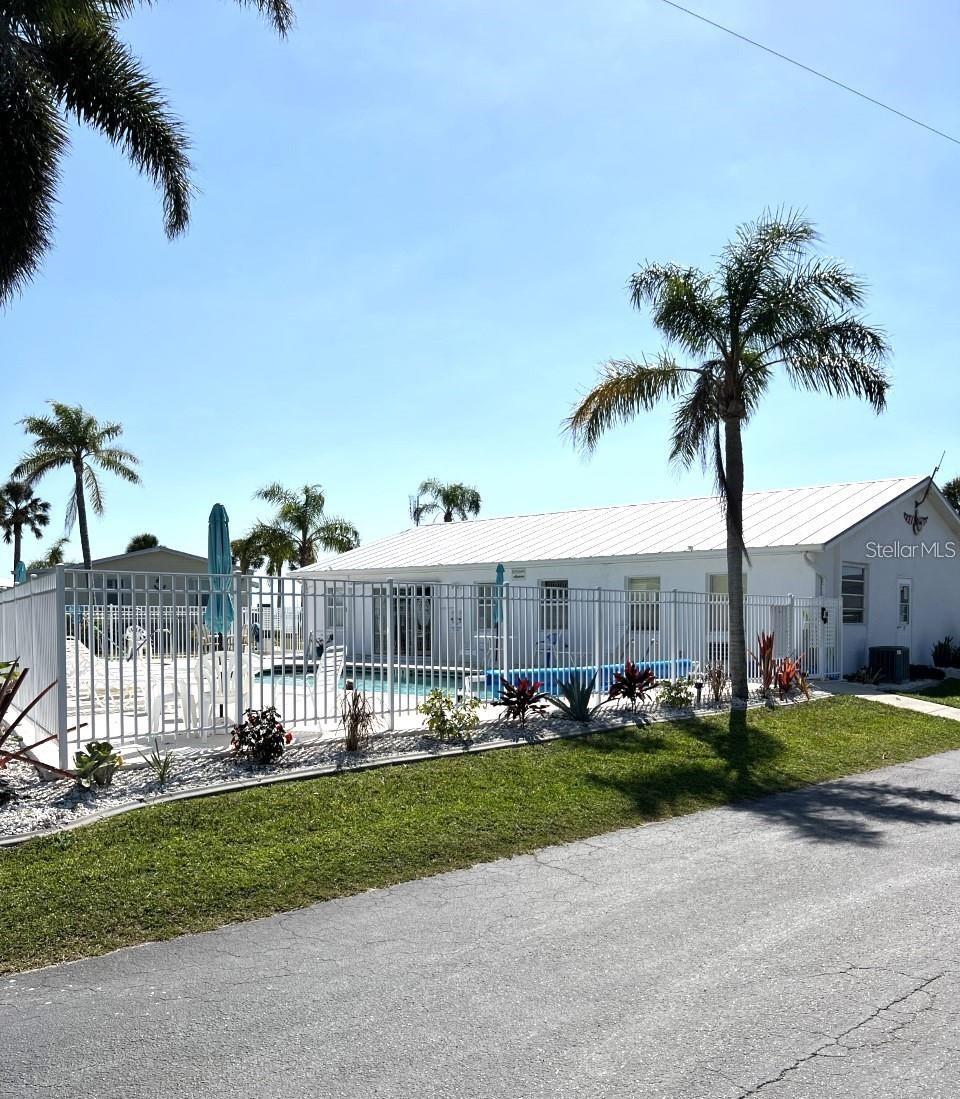 PARK POINTE MOB HME VLGE - Land