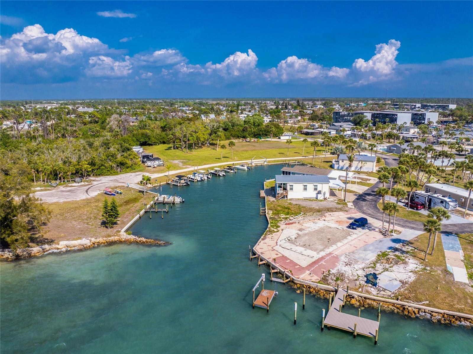 PARK POINTE MOB HME VLGE - Land