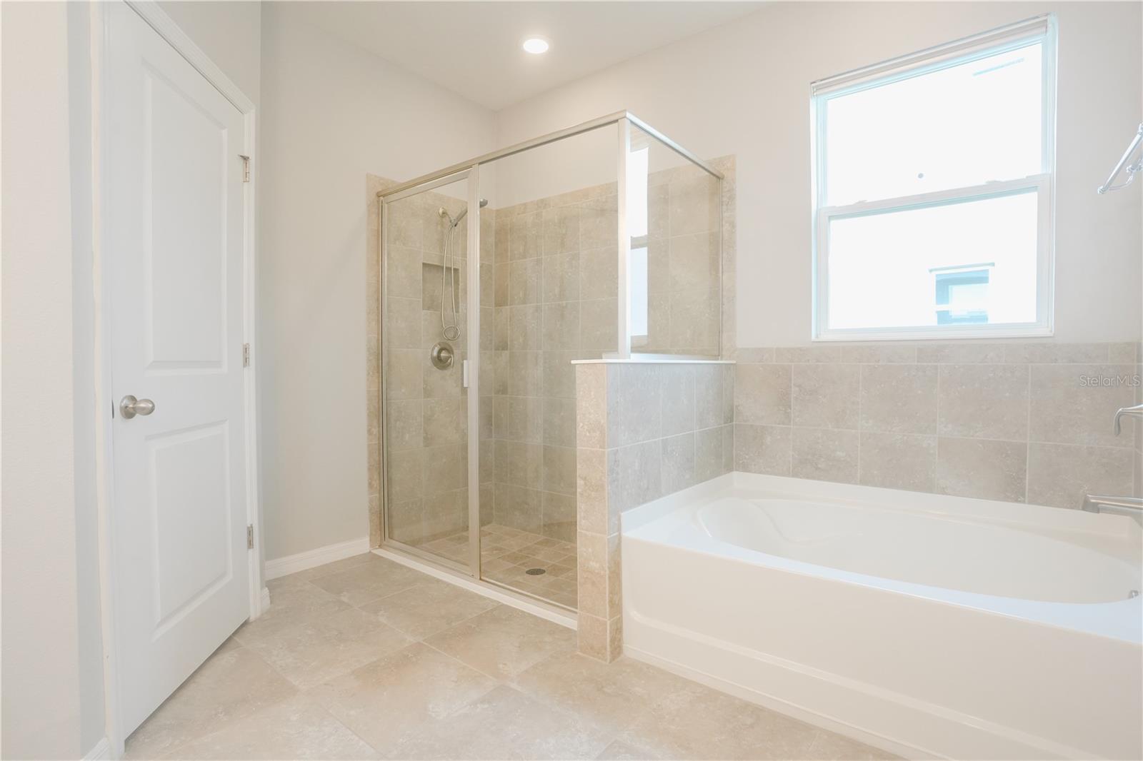 LANDING PH 1 - Residential