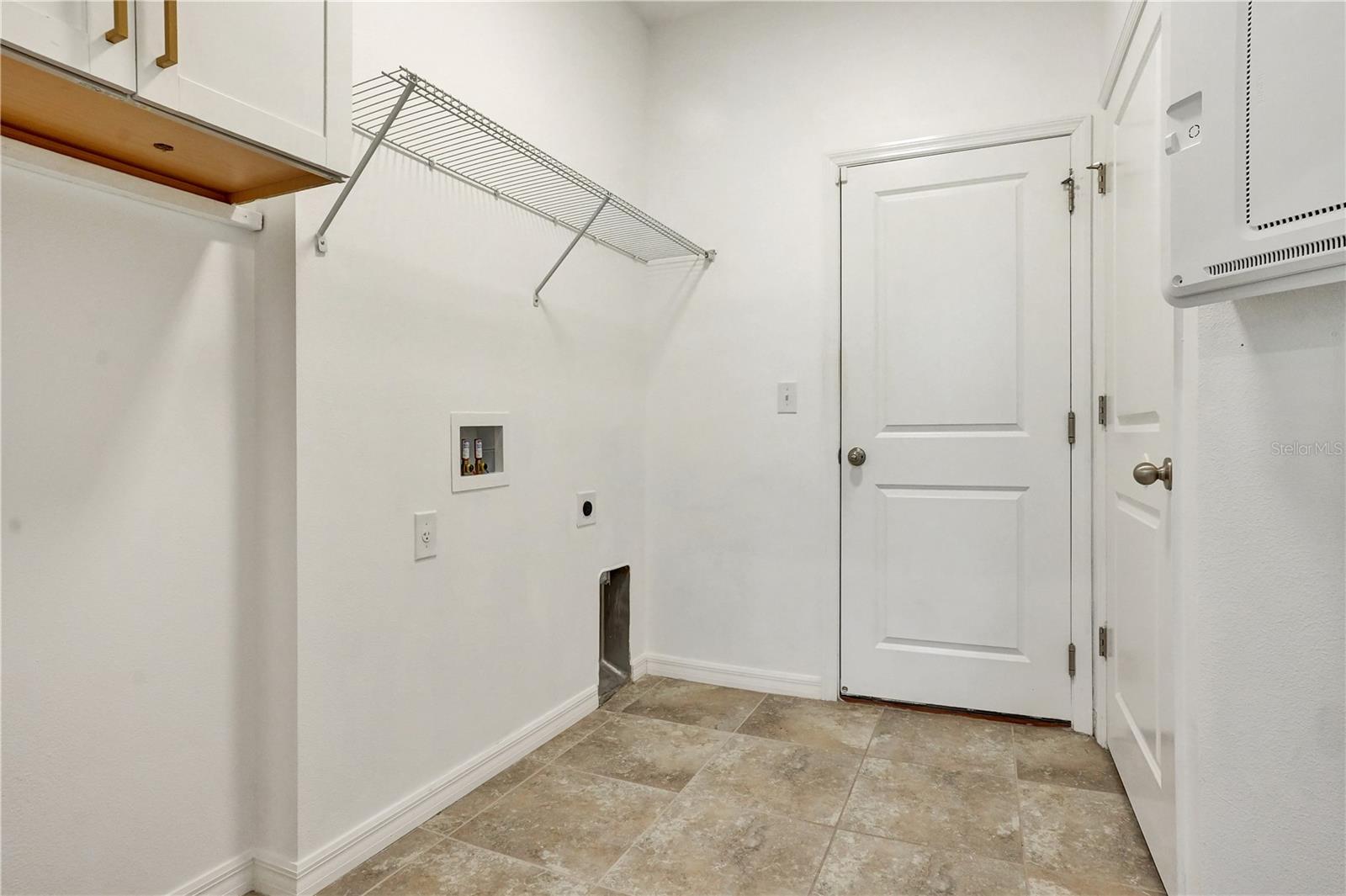 LANDING PH 1 - Residential