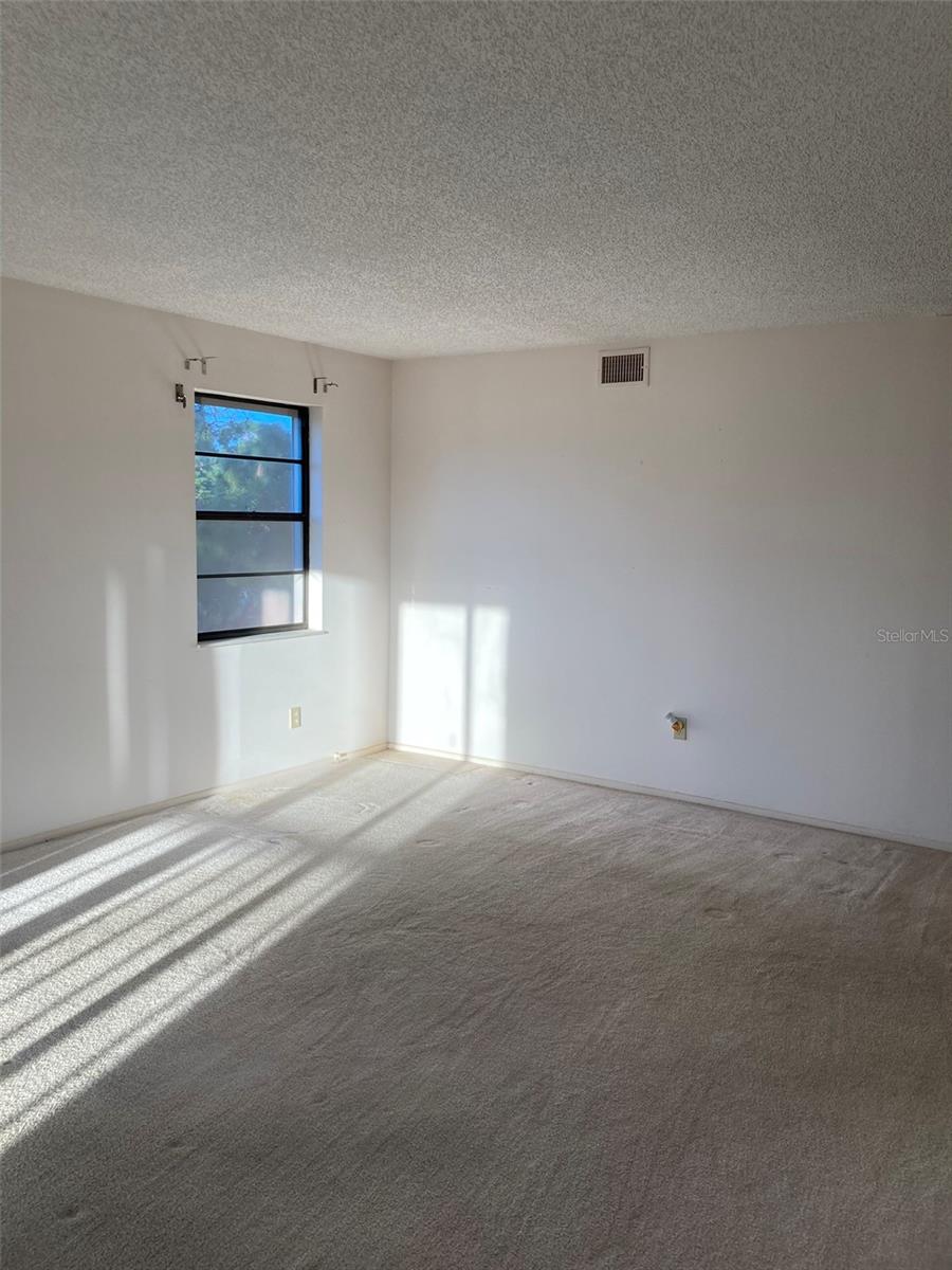 8198 TERRACE GARDEN DRIVE N 211