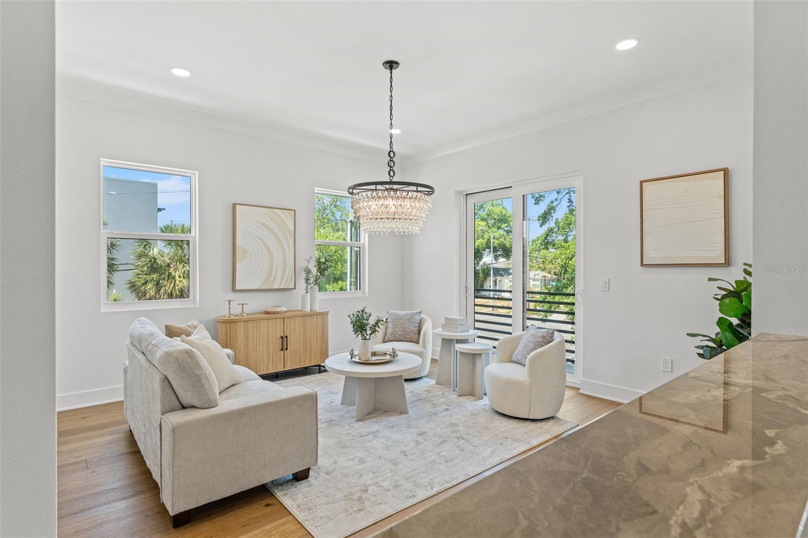 500 E DAVIS BOULEVARD