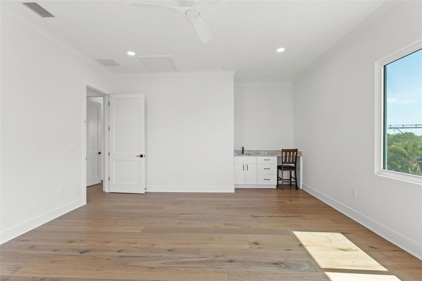 DAVIS ISLANDS PB10 PG52 TO 57 - Residential Lease