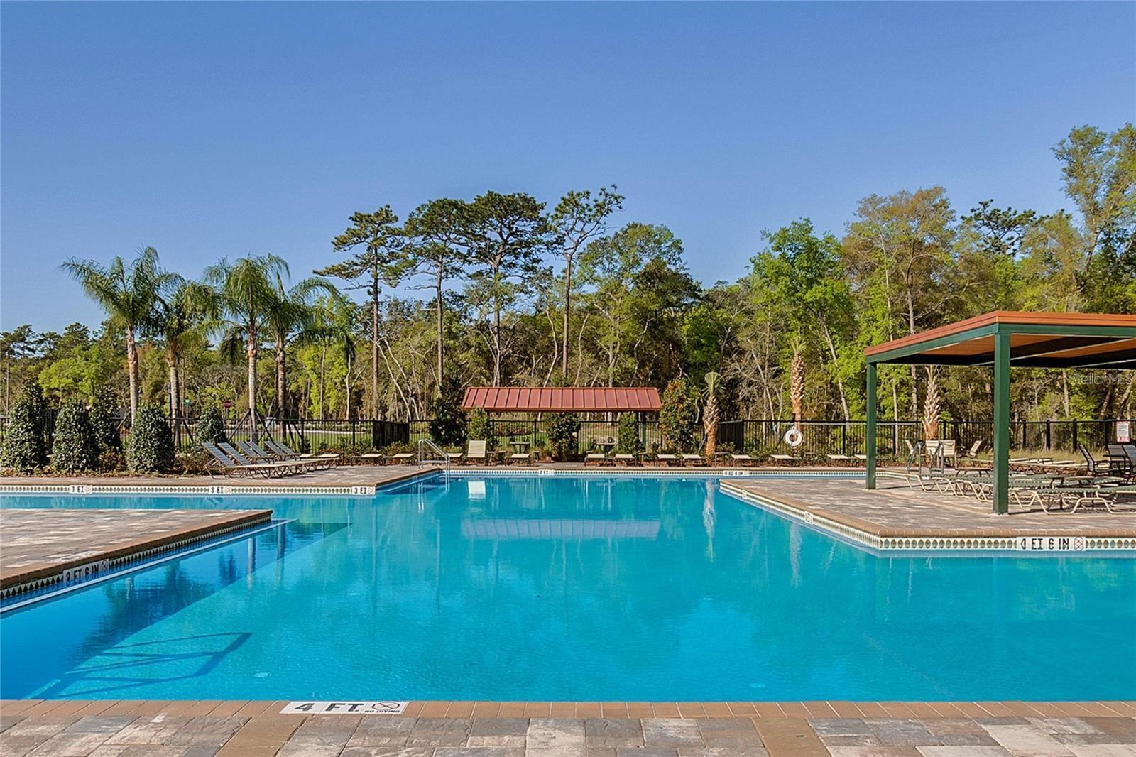 VICTORIA OAKS PH D - Residential