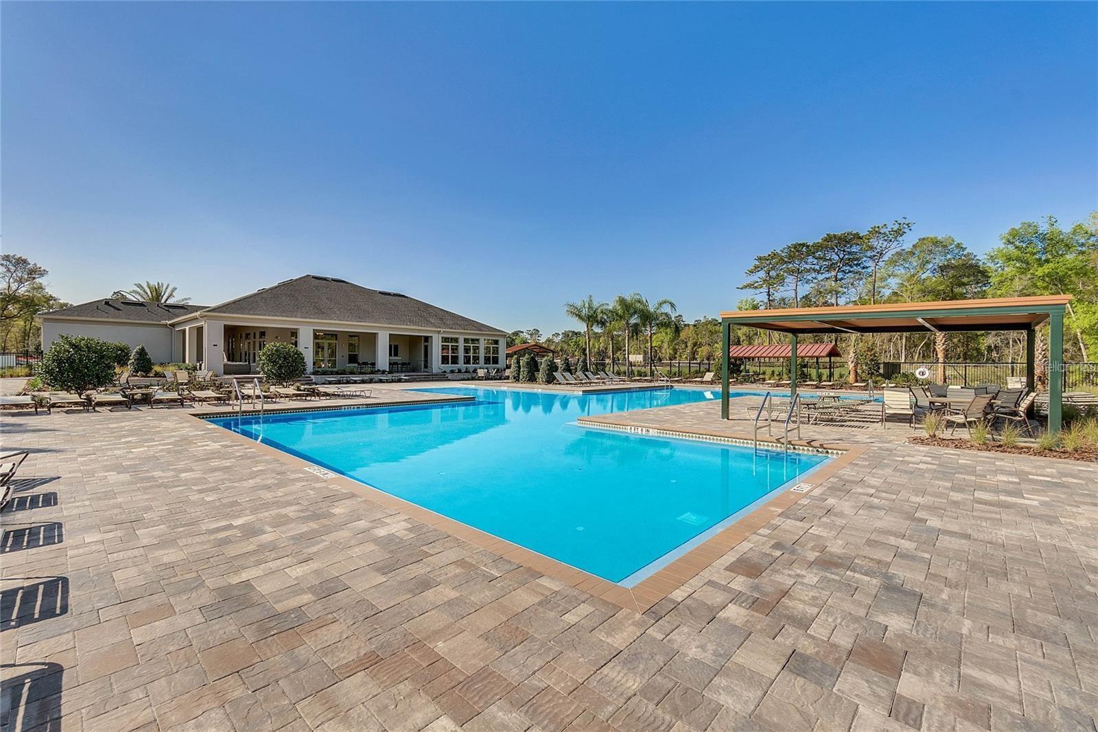 VICTORIA OAKS PH D - Residential