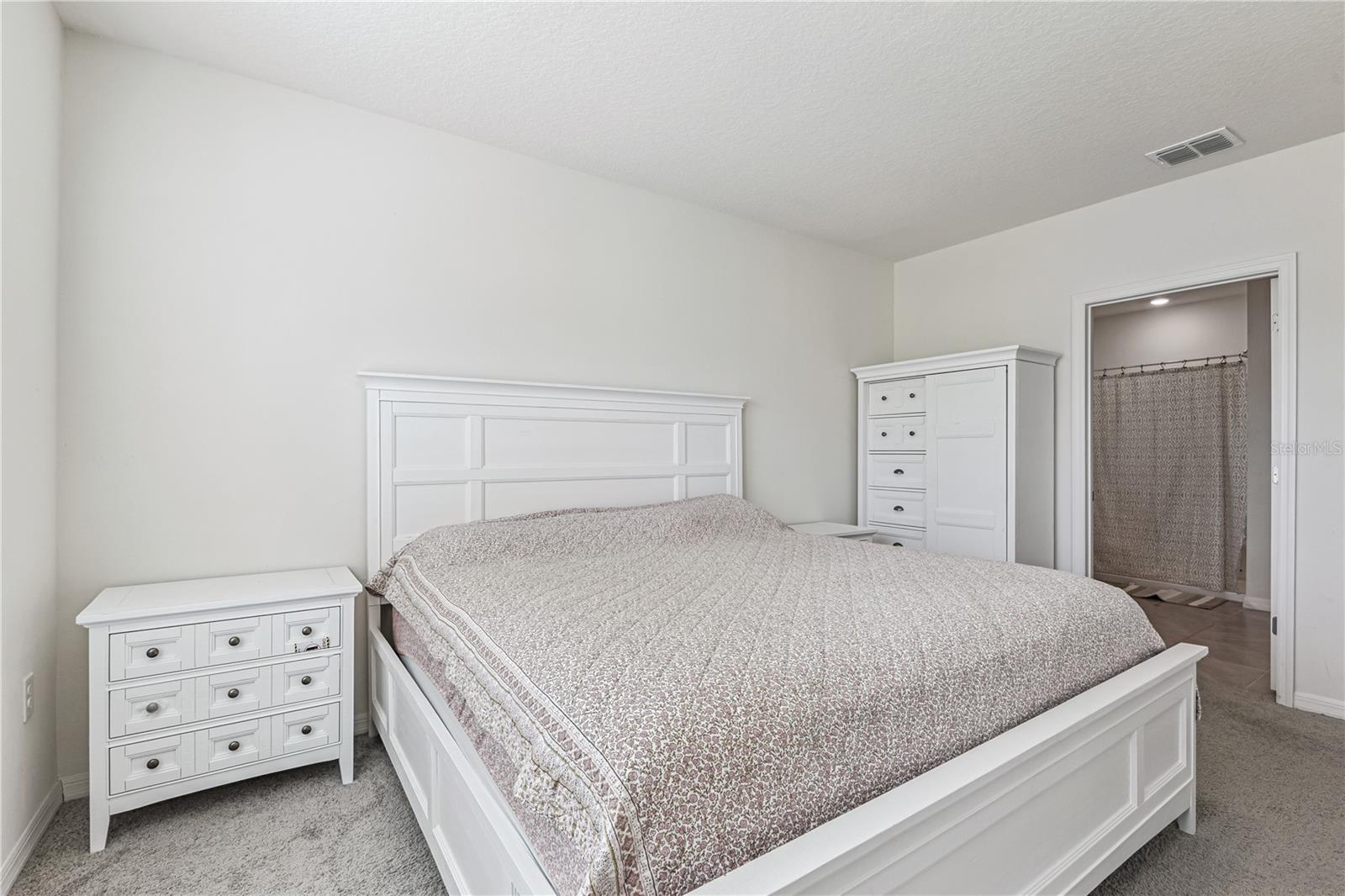 VICTORIA OAKS PH D - Residential