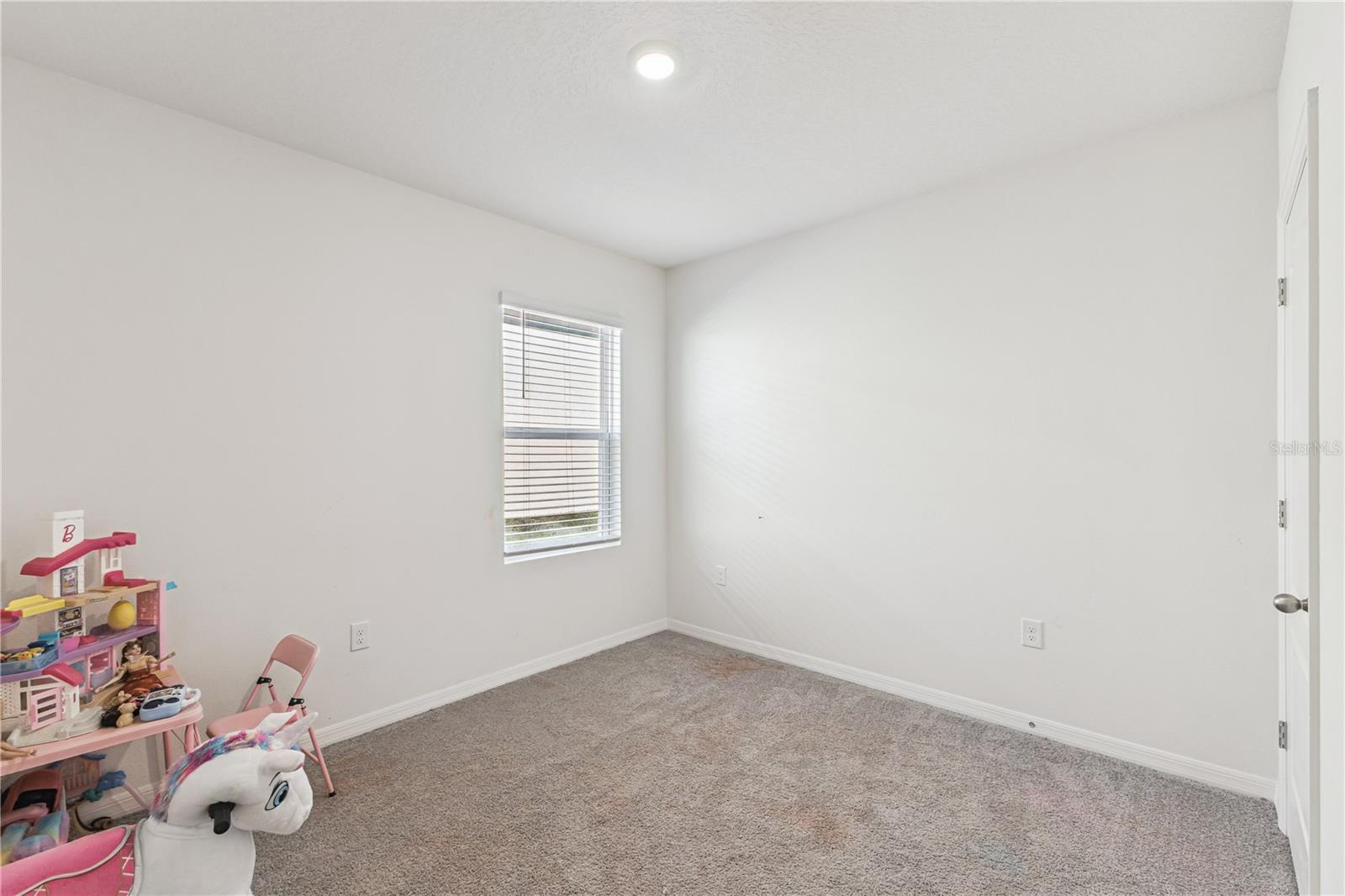 VICTORIA OAKS PH D - Residential