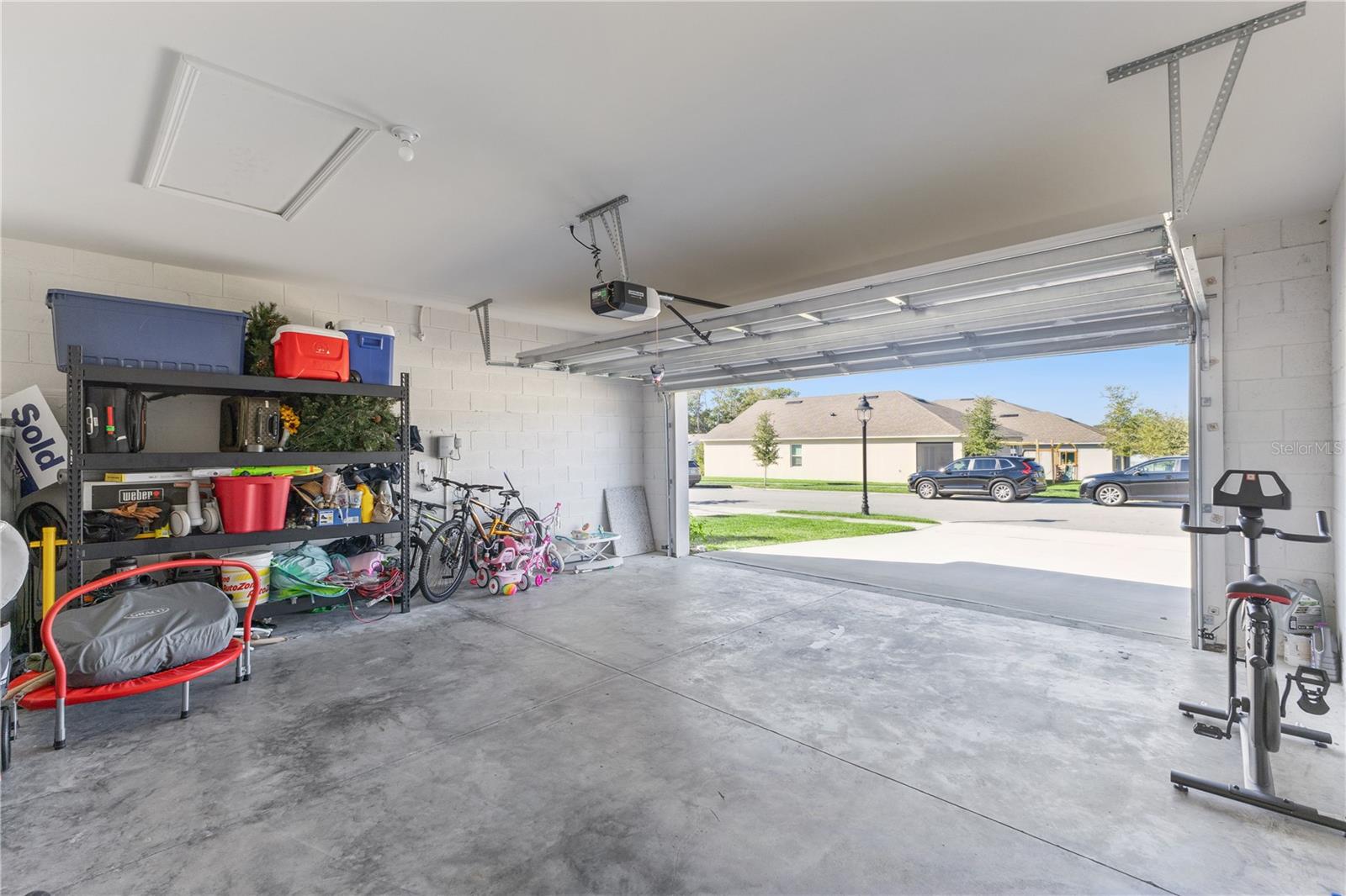 VICTORIA OAKS PH D - Residential