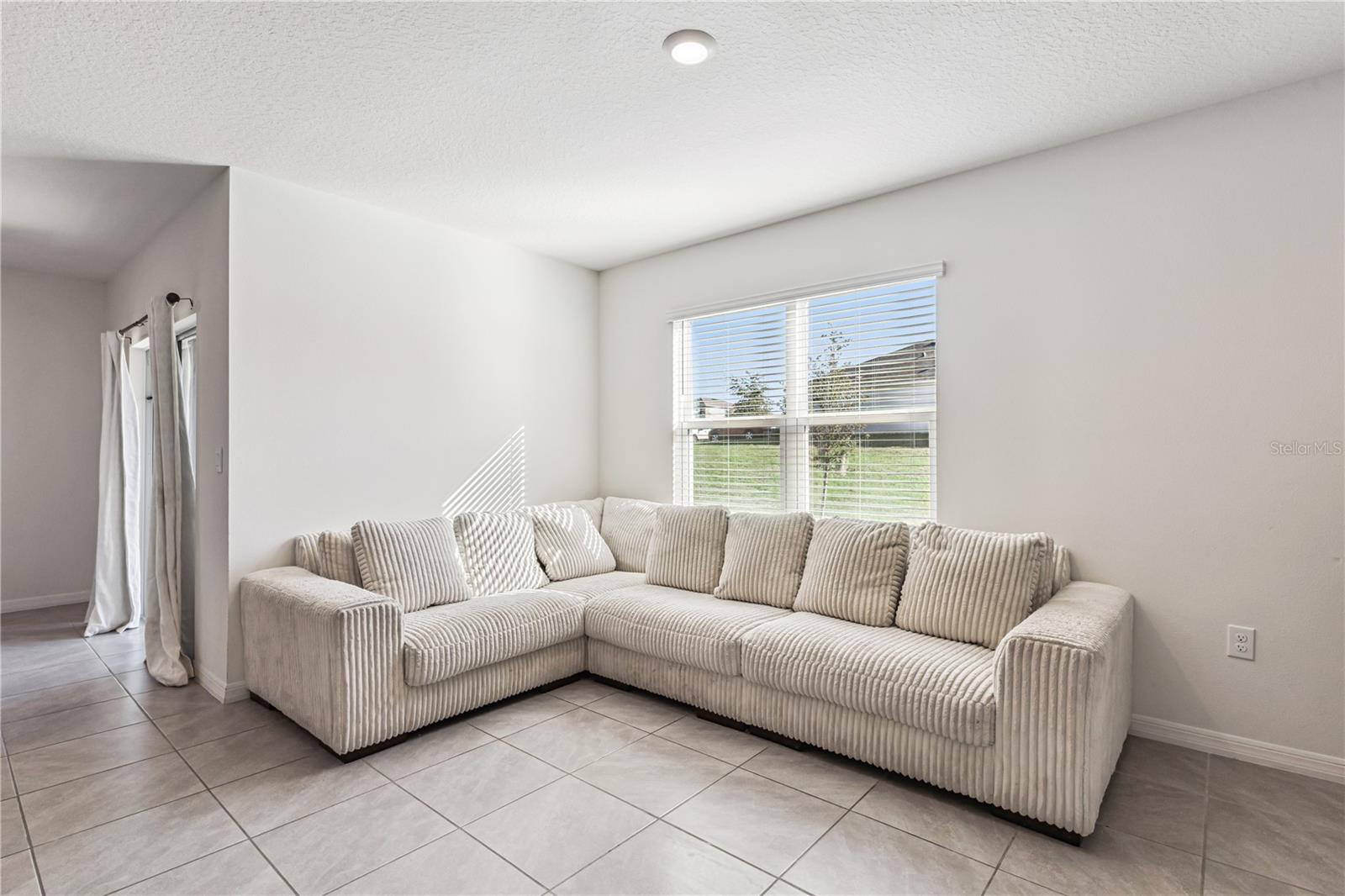 VICTORIA OAKS PH D - Residential