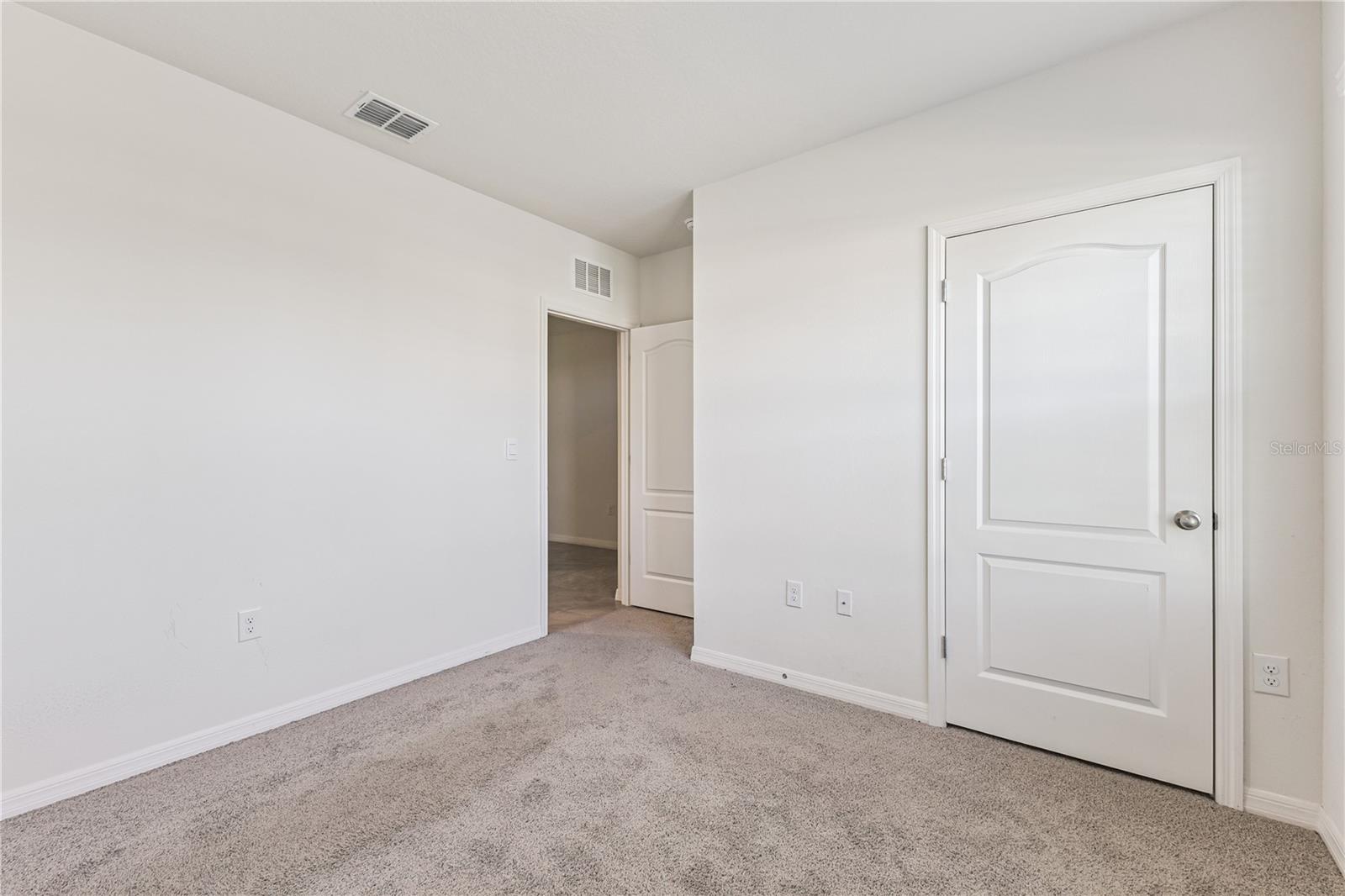 VICTORIA OAKS PH D - Residential