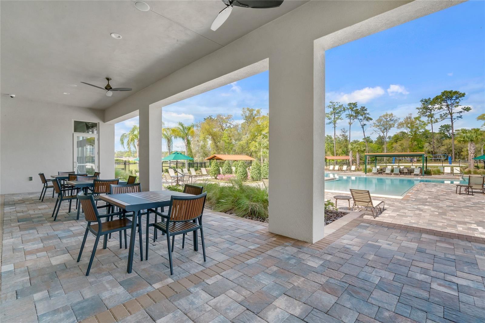 VICTORIA OAKS PH D - Residential