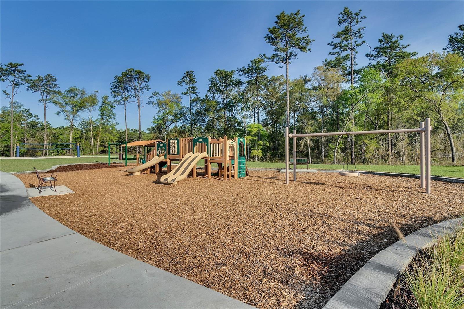 VICTORIA OAKS PH D - Residential