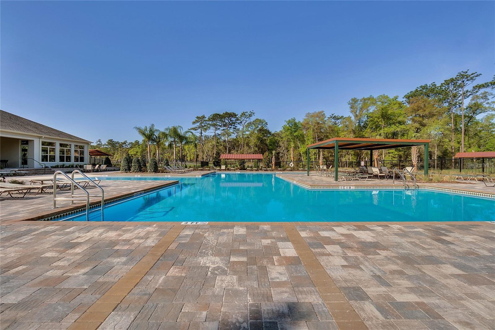 VICTORIA OAKS PH D - Residential