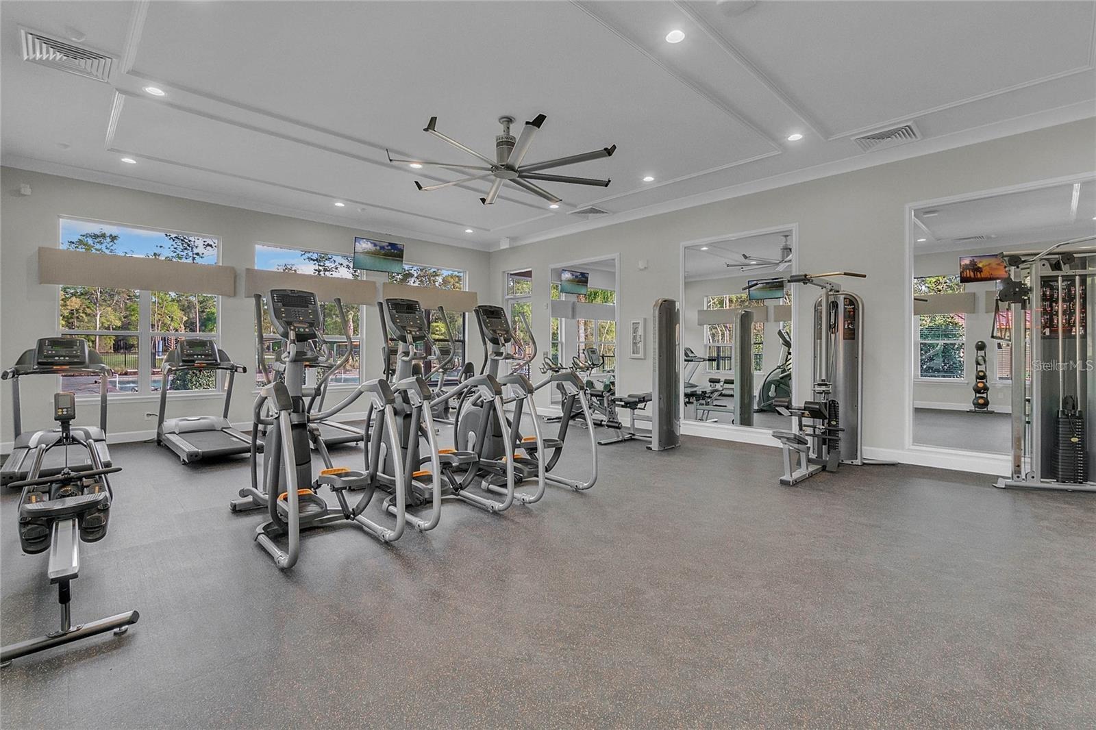 VICTORIA OAKS PH D - Residential