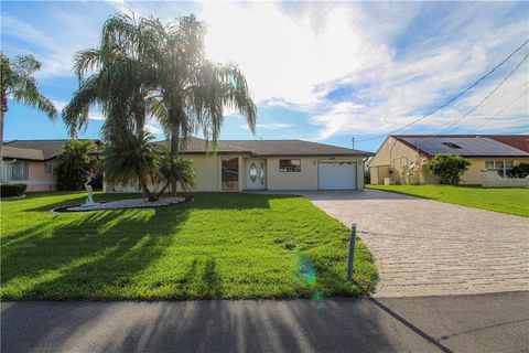 A home in PORT CHARLOTTE