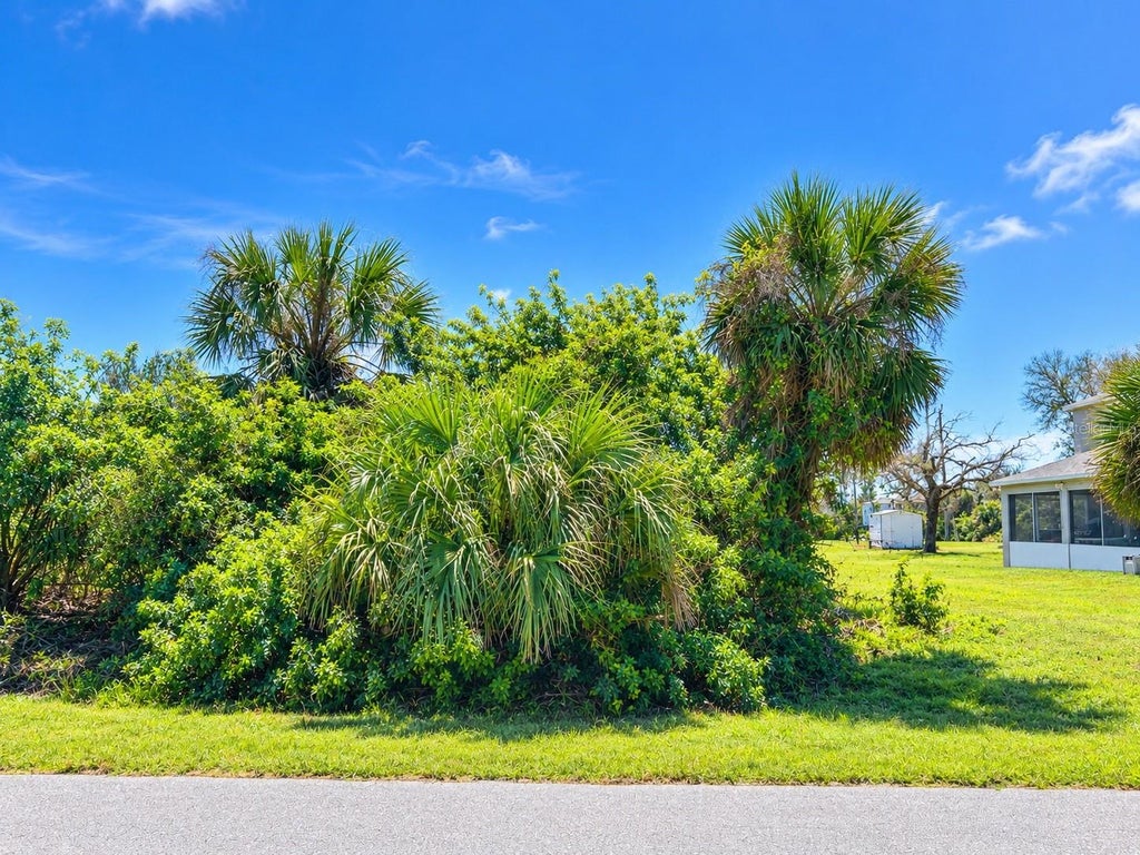 Photo of 13409 Galveston Avenue, Port Charlotte, FL 33981 (MLS # C7532680)