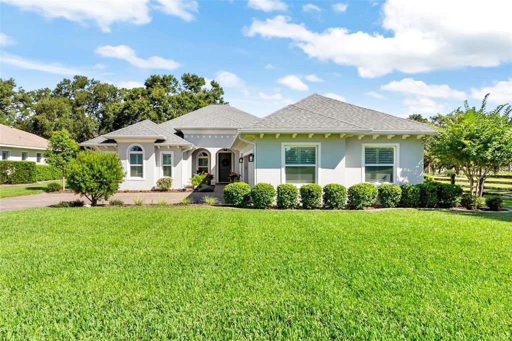 Photo of 5066 Greens Drive, Lady Lake, FL 32159 (MLS # G5103387)