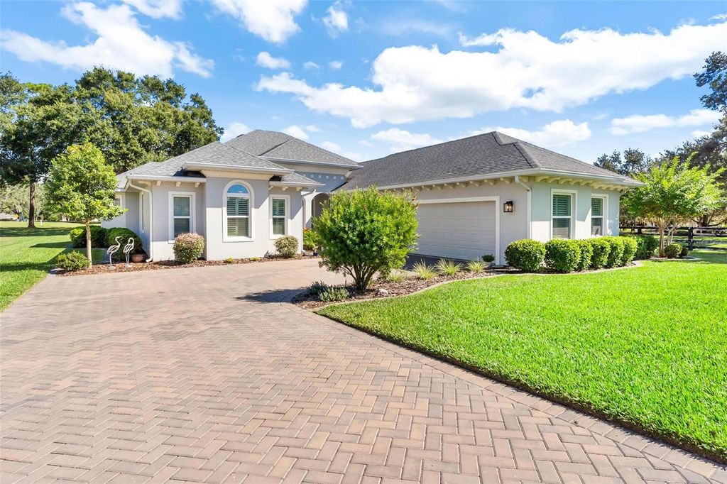 Photo of 5066 Greens Drive, Lady Lake, FL 32159 (MLS # G5103387)