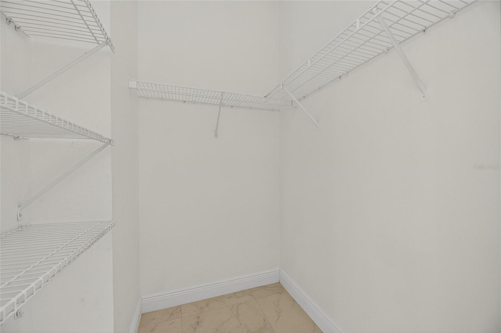 LAKE SHORE ESTATES 1ST ADD - Residential Lease