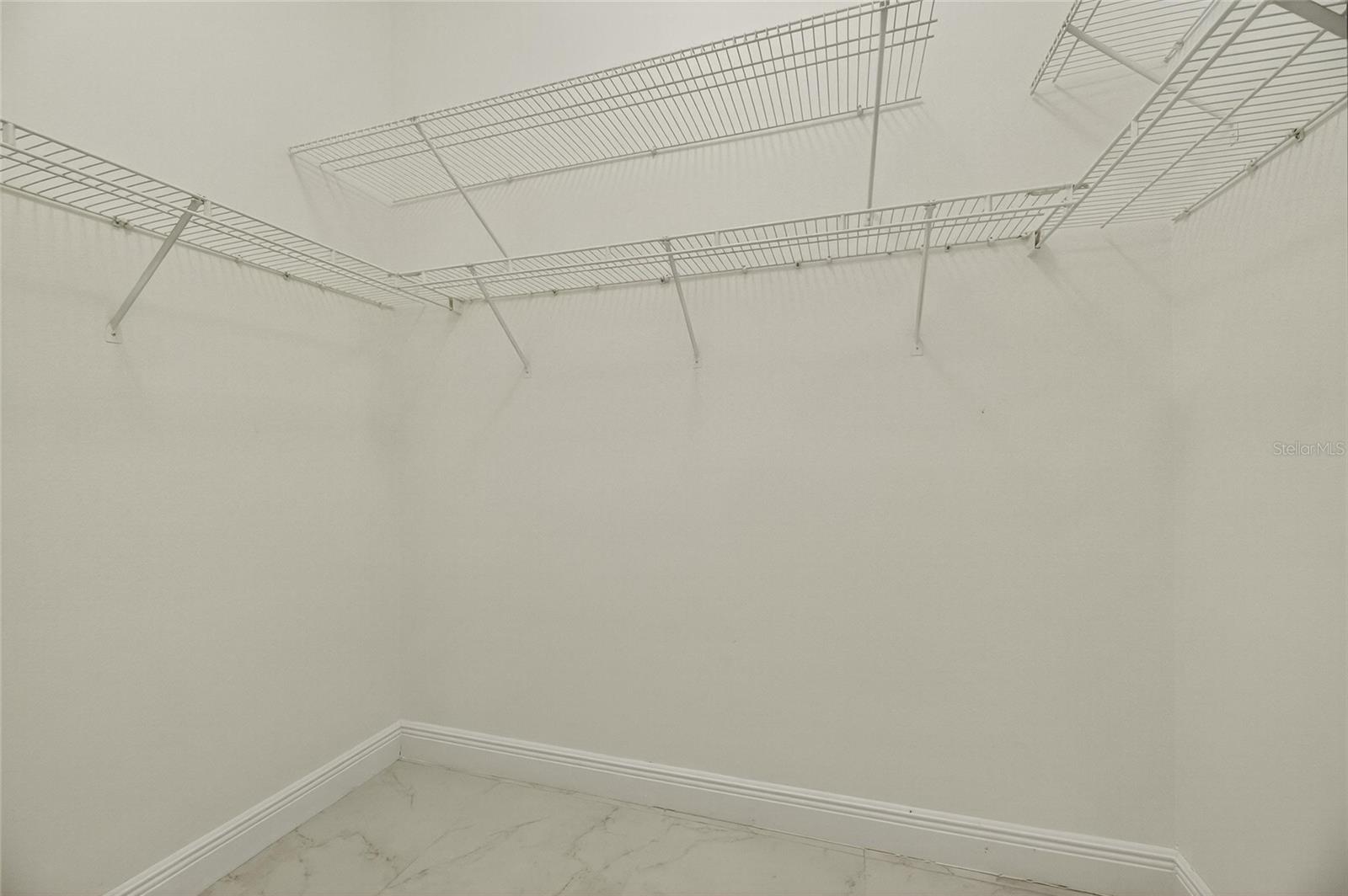 LAKE SHORE ESTATES 1ST ADD - Residential Lease