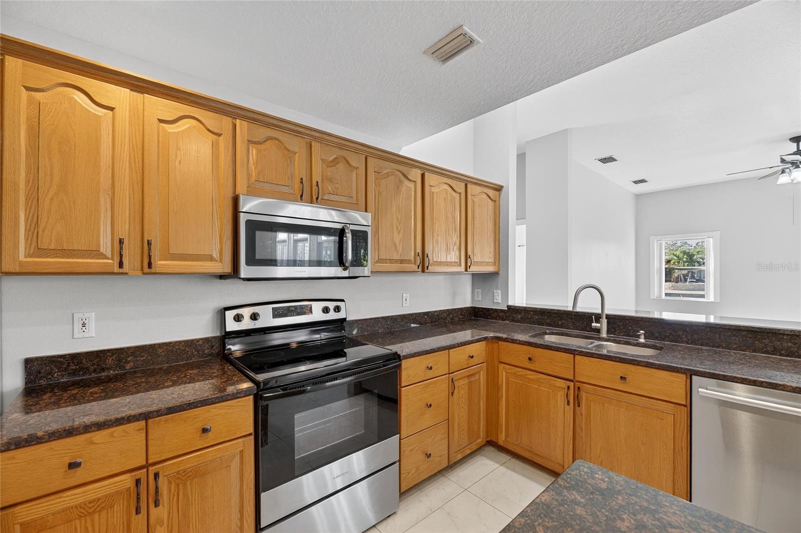 LAKE SHORE ESTATES 1ST ADD - Residential Lease