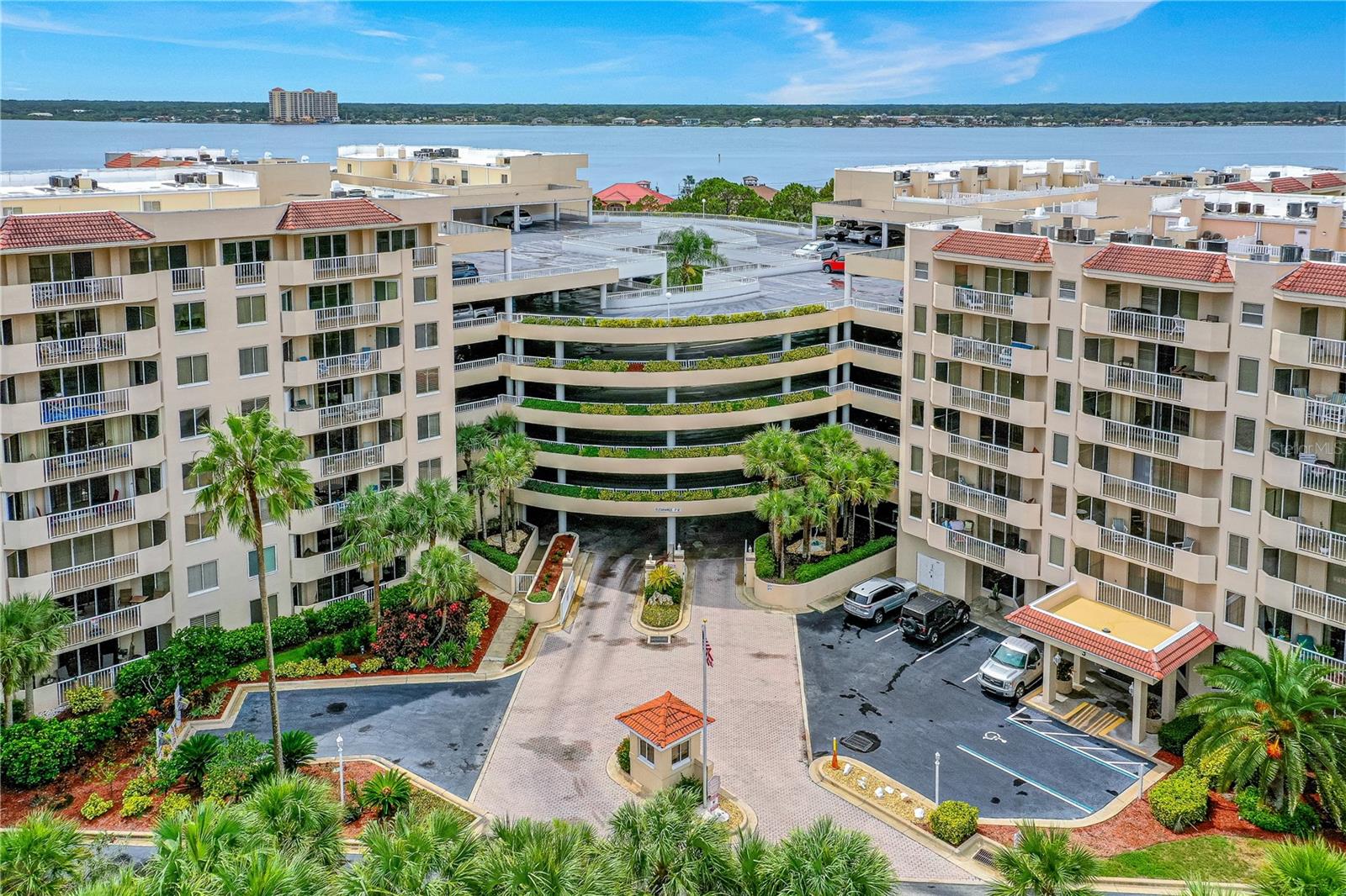 OCEANS CLOVERLEAF CONDO - Residential