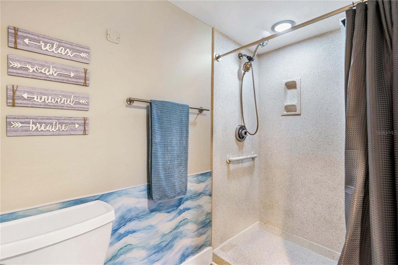 OCEANS CLOVERLEAF CONDO - Residential