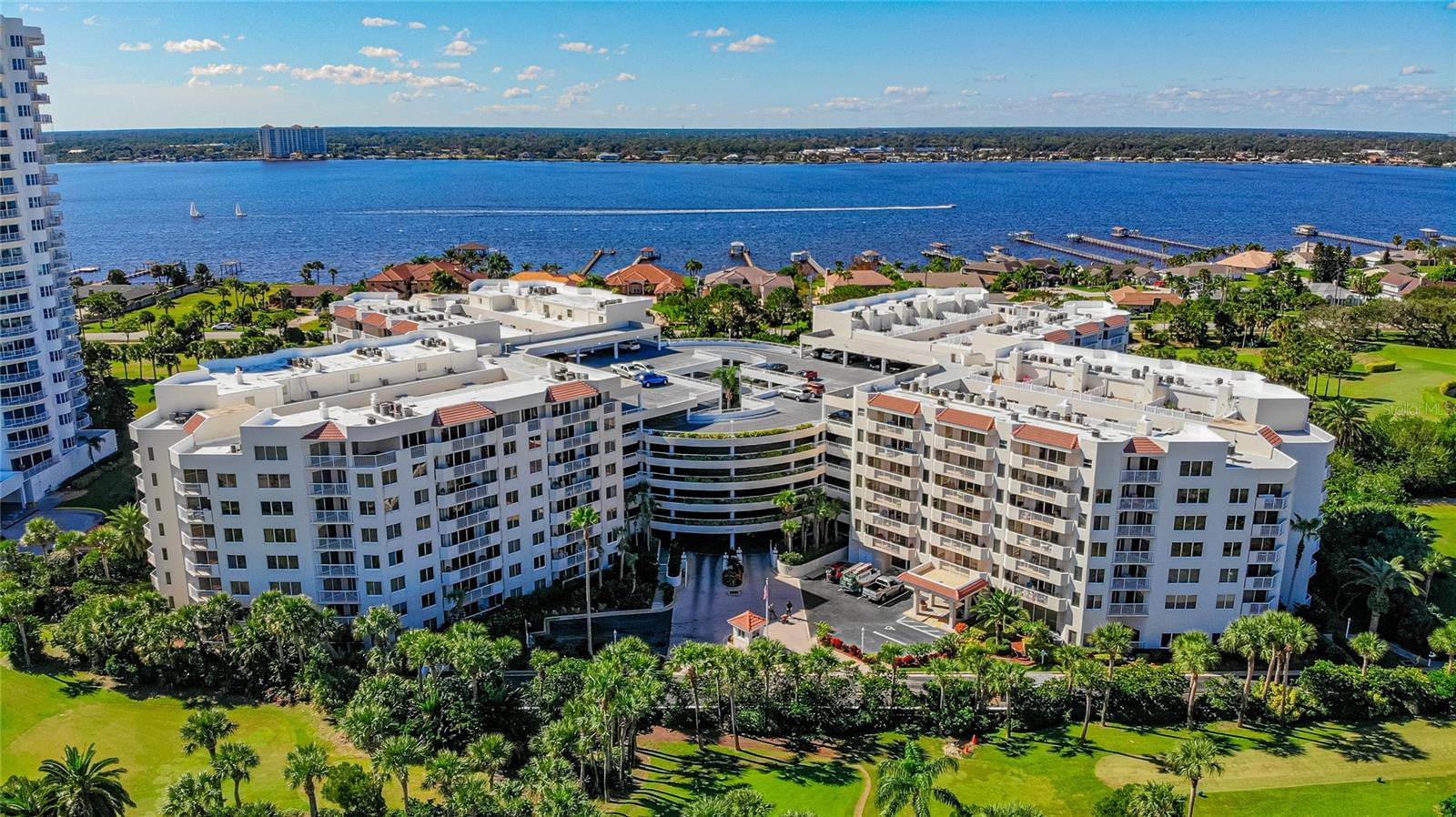 OCEANS CLOVERLEAF CONDO - Residential