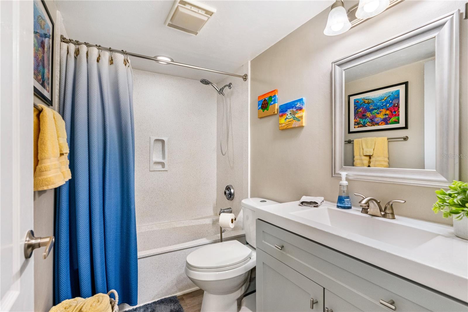 OCEANS CLOVERLEAF CONDO - Residential