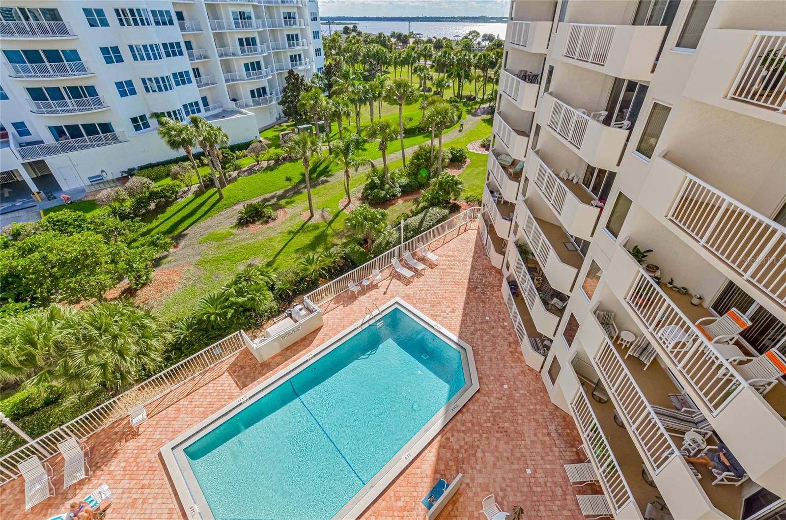 OCEANS CLOVERLEAF CONDO - Residential