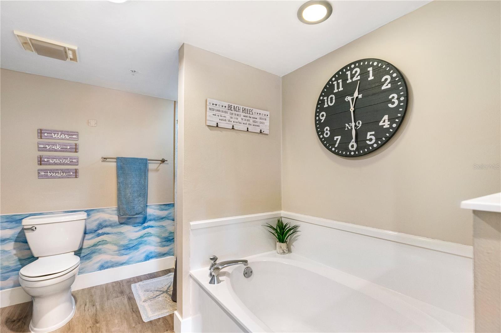 OCEANS CLOVERLEAF CONDO - Residential